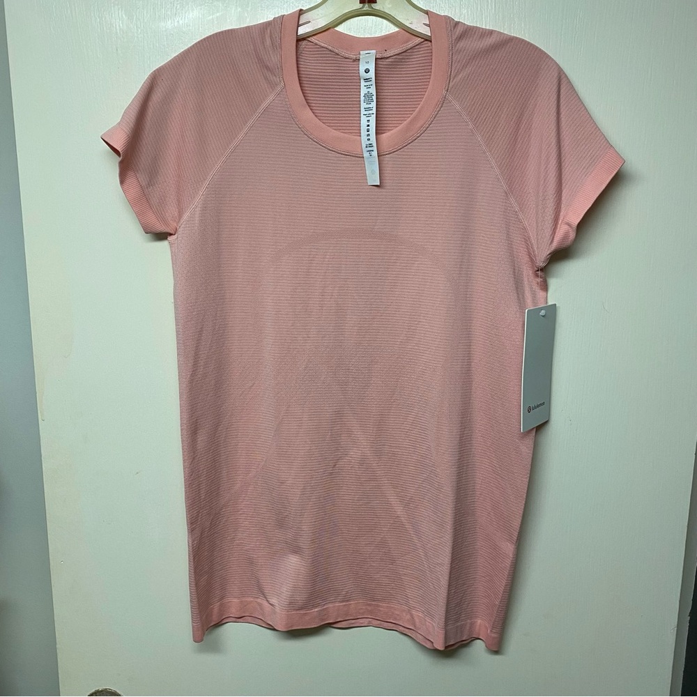 NWT Lululemon Swiftly Tech S/S 2.0, size 10